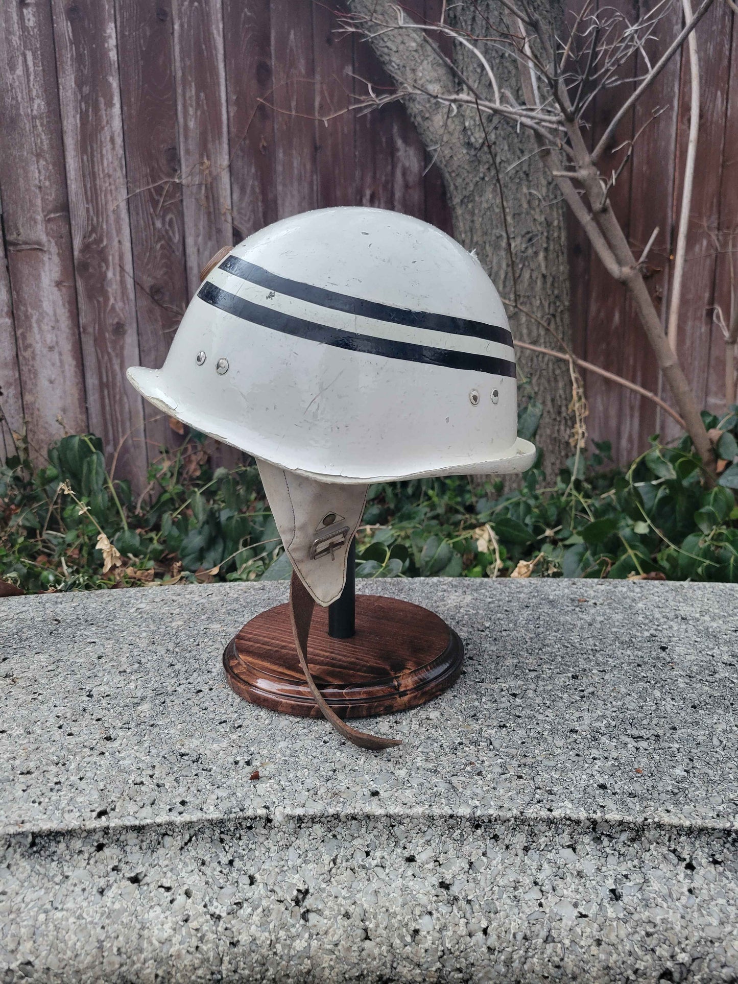 Hungarian M70 MP Traffic Helmet w/ Insignia