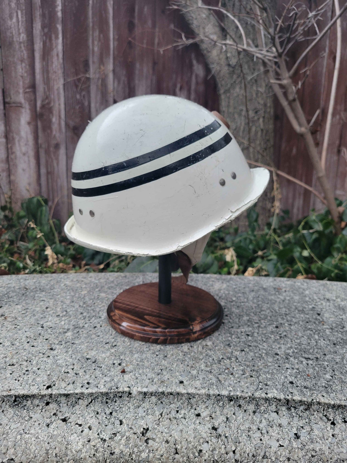 Hungarian M70 MP Traffic Helmet w/ Insignia