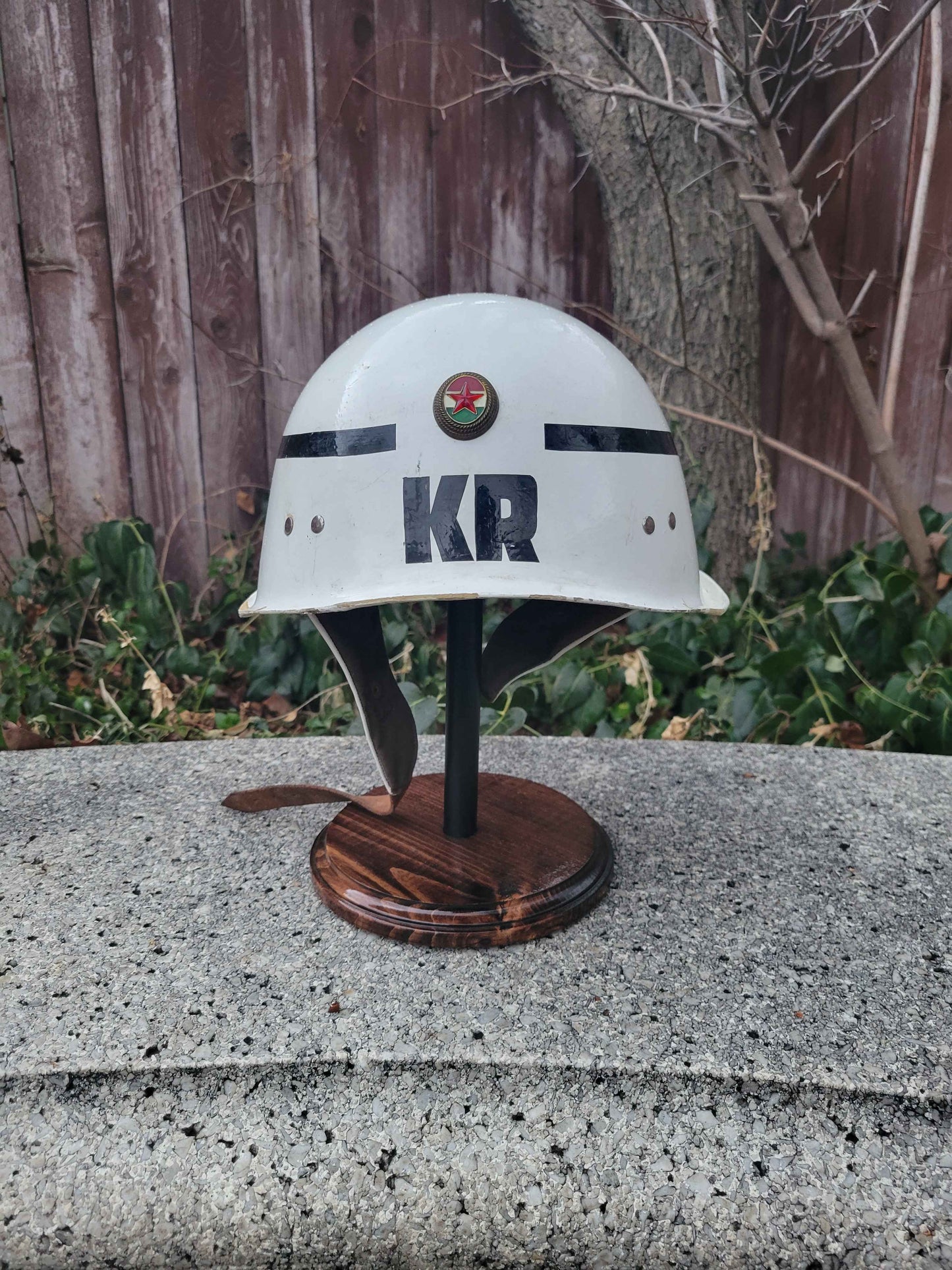 Hungarian M70 MP Traffic Helmet w/ Insignia