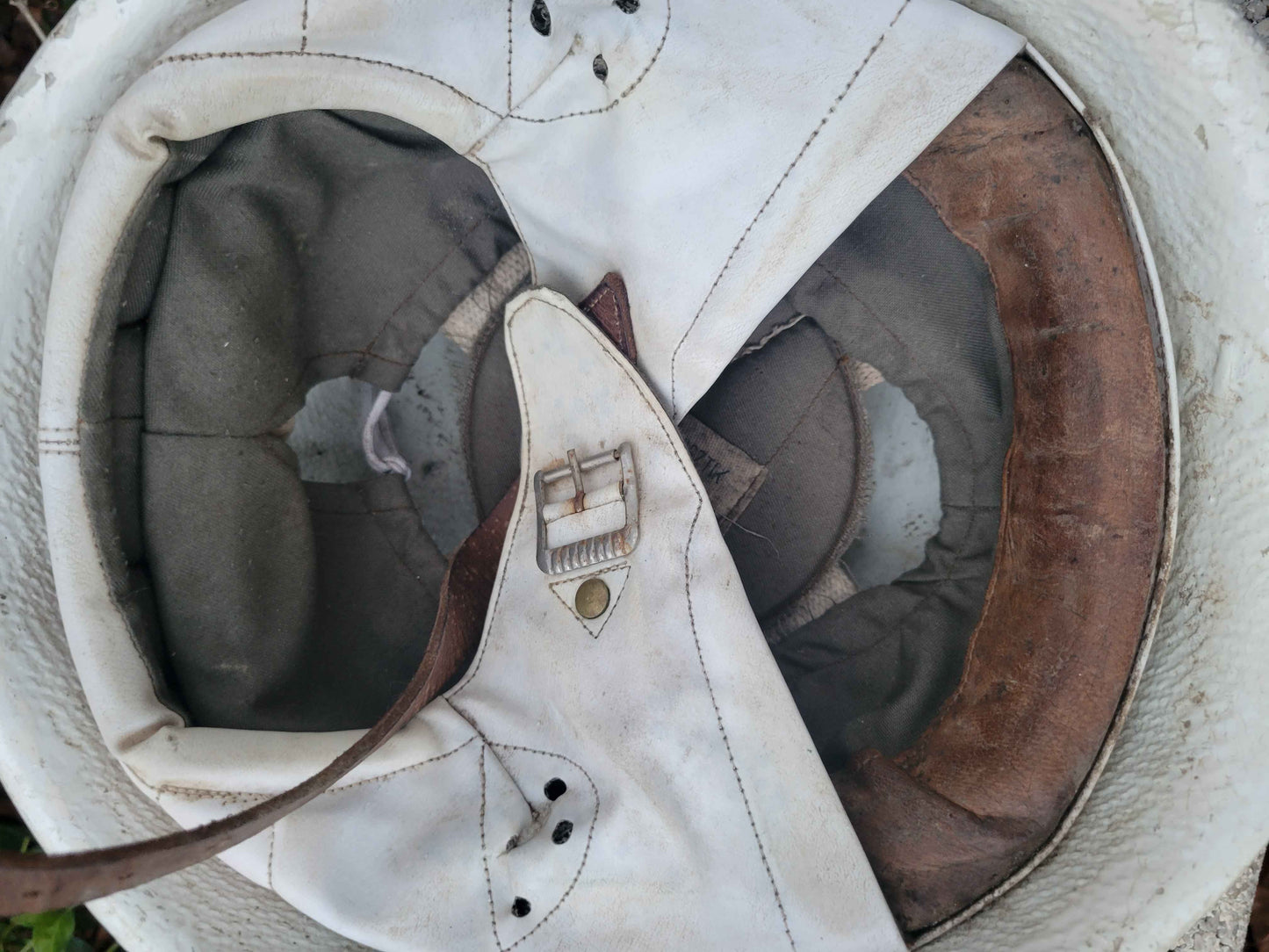 Hungarian M70 MP Traffic Helmet w/ Insignia
