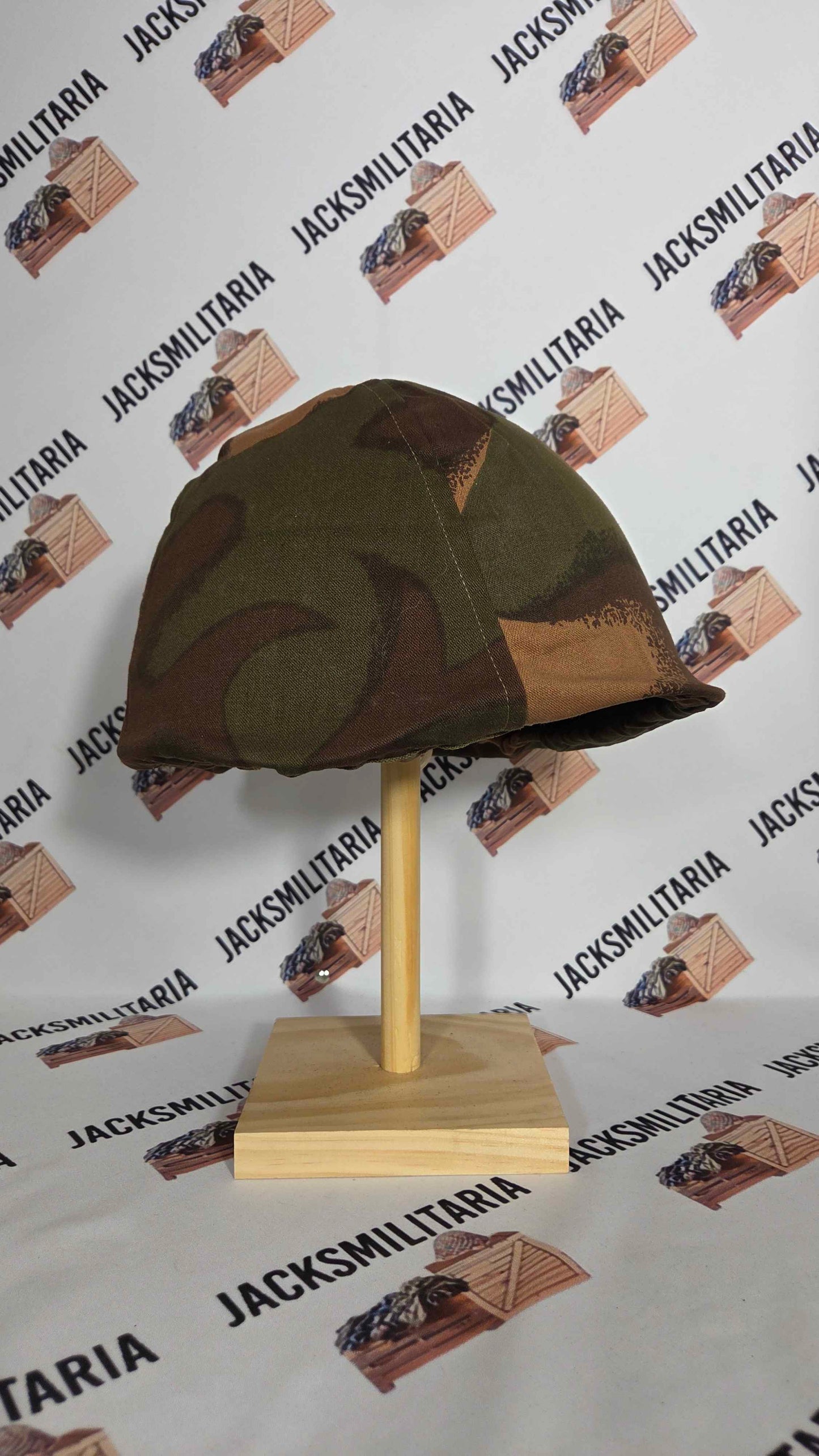 Hungarian NOS M90 Helmet w/ M87 "Raba" Camo Cover