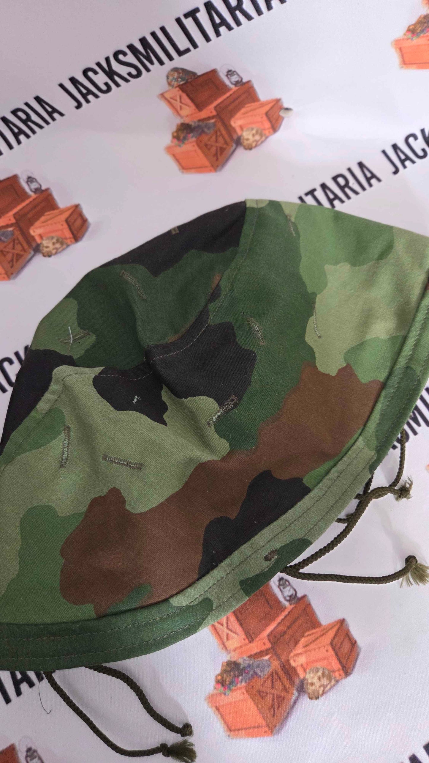 Yugoslavian Serbian M59/85 Helmet w/ Oak Leaf helmet cover